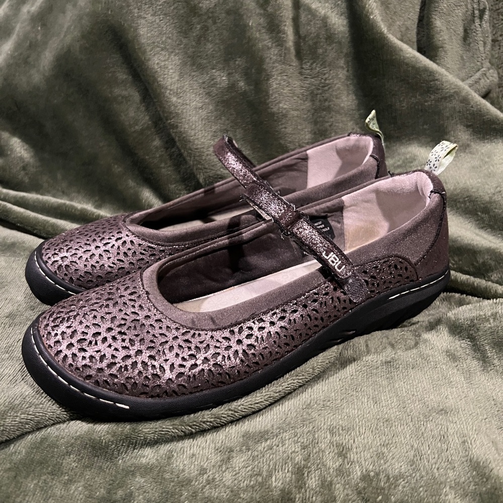 Comfortable Women's JBU Mary Jane Shoes in Metallic Brown